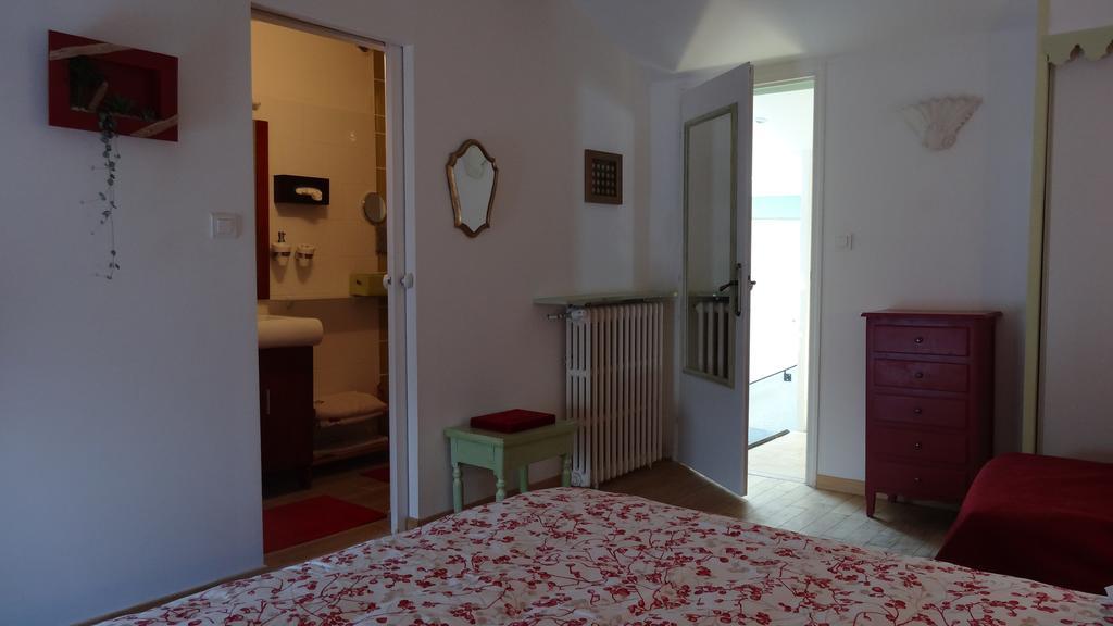 티파우제스 Logis Des Douves B&B 외부 사진