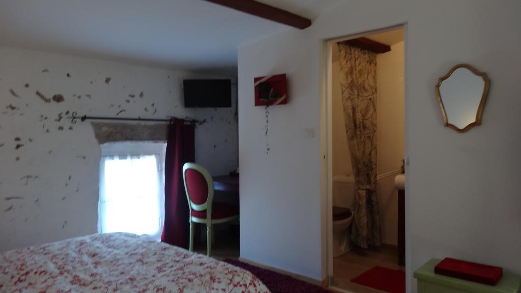 티파우제스 Logis Des Douves B&B 외부 사진