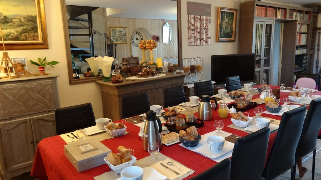 티파우제스 Logis Des Douves B&B 외부 사진