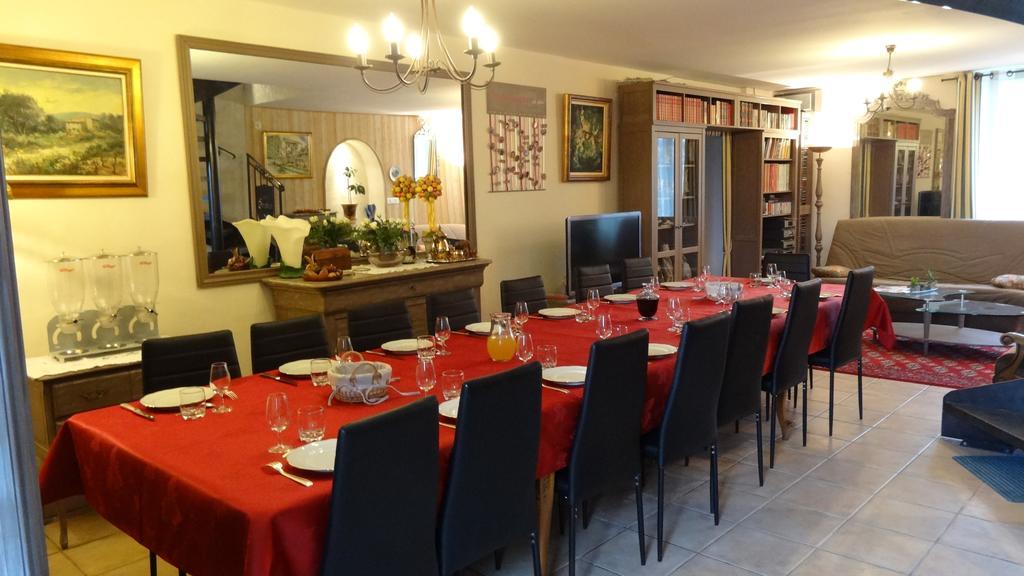 티파우제스 Logis Des Douves B&B 외부 사진