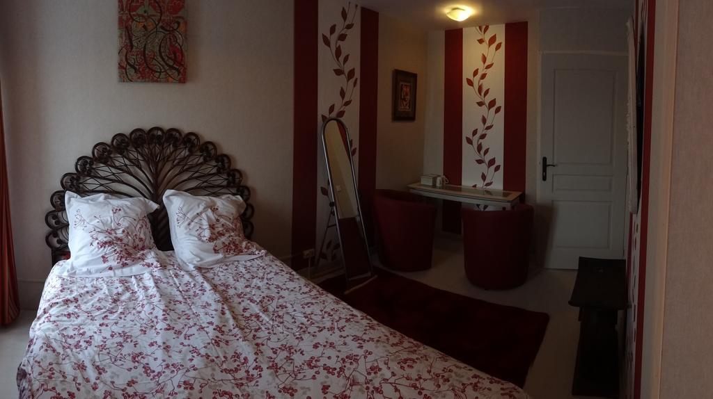 티파우제스 Logis Des Douves B&B 외부 사진